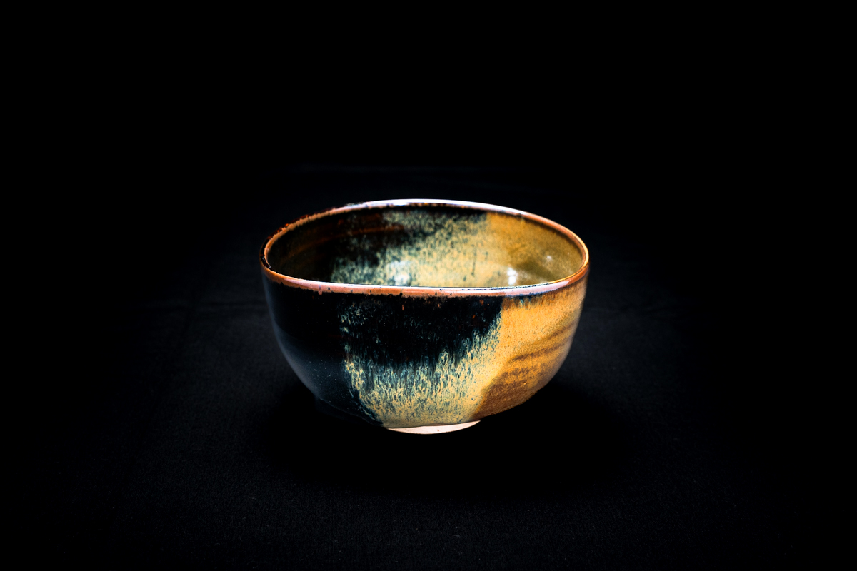 Maekiri tea bowl by Takatori Hachizan XIII.